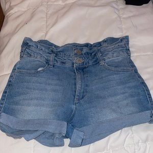 Blue spice denim shorts